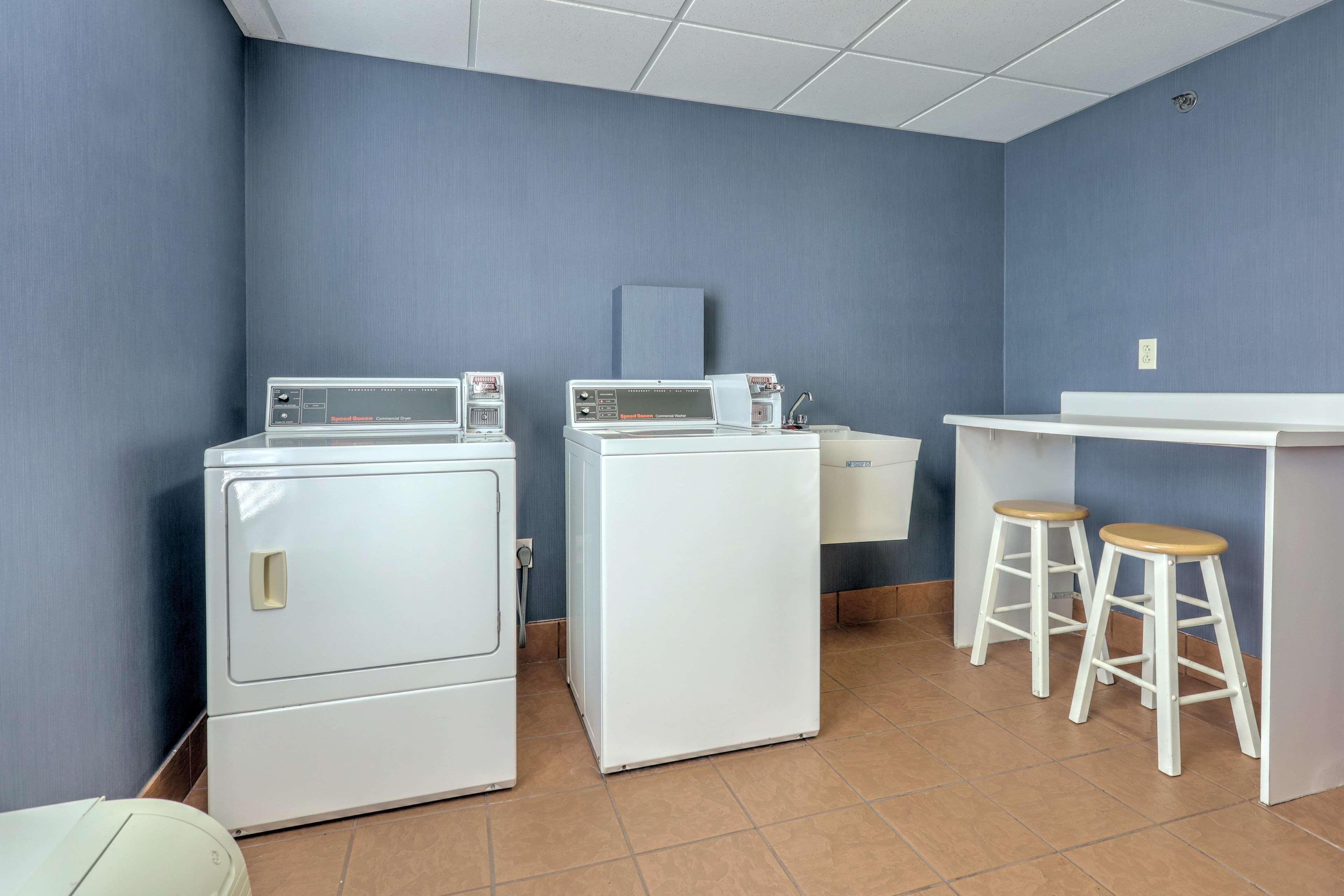 Hampton Inn Batavia Luaran gambar