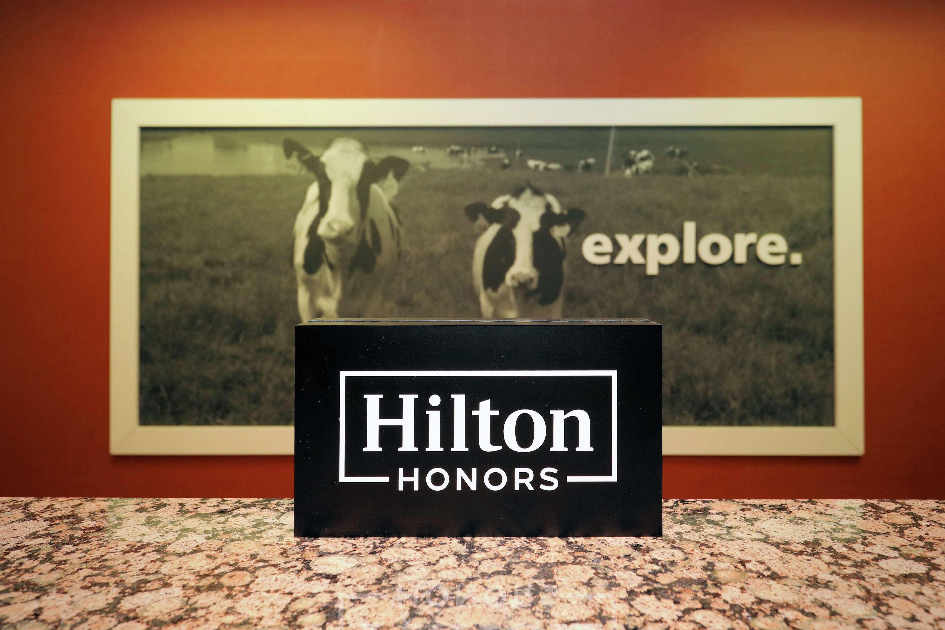 Hampton Inn Batavia Luaran gambar